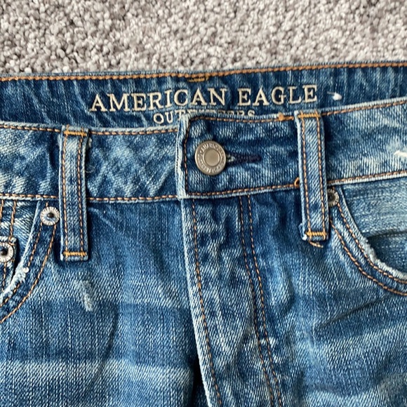 ❤️Sold❤️ AE Distressed Denim Skirt ❤️ - Picture 3 of 8